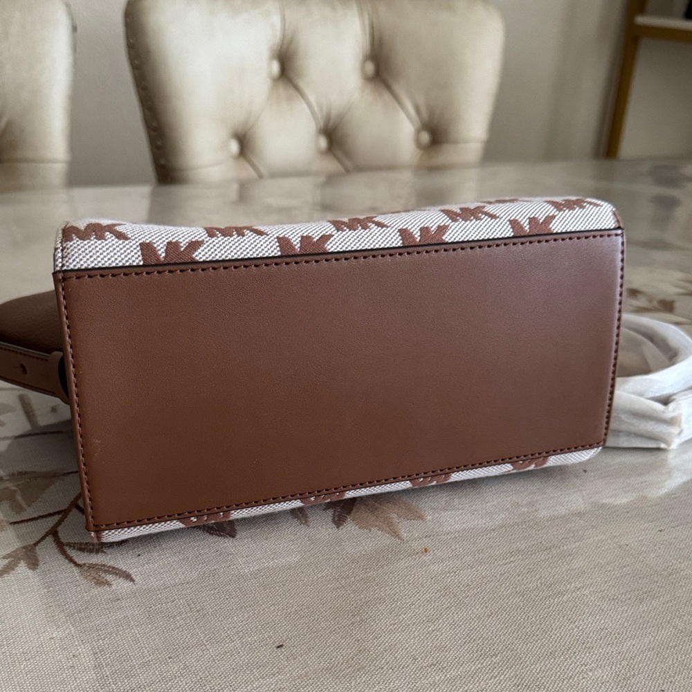Michael Kors Avril Signature Luggage / Brown and Cream Satchel - Picture 6 of 10